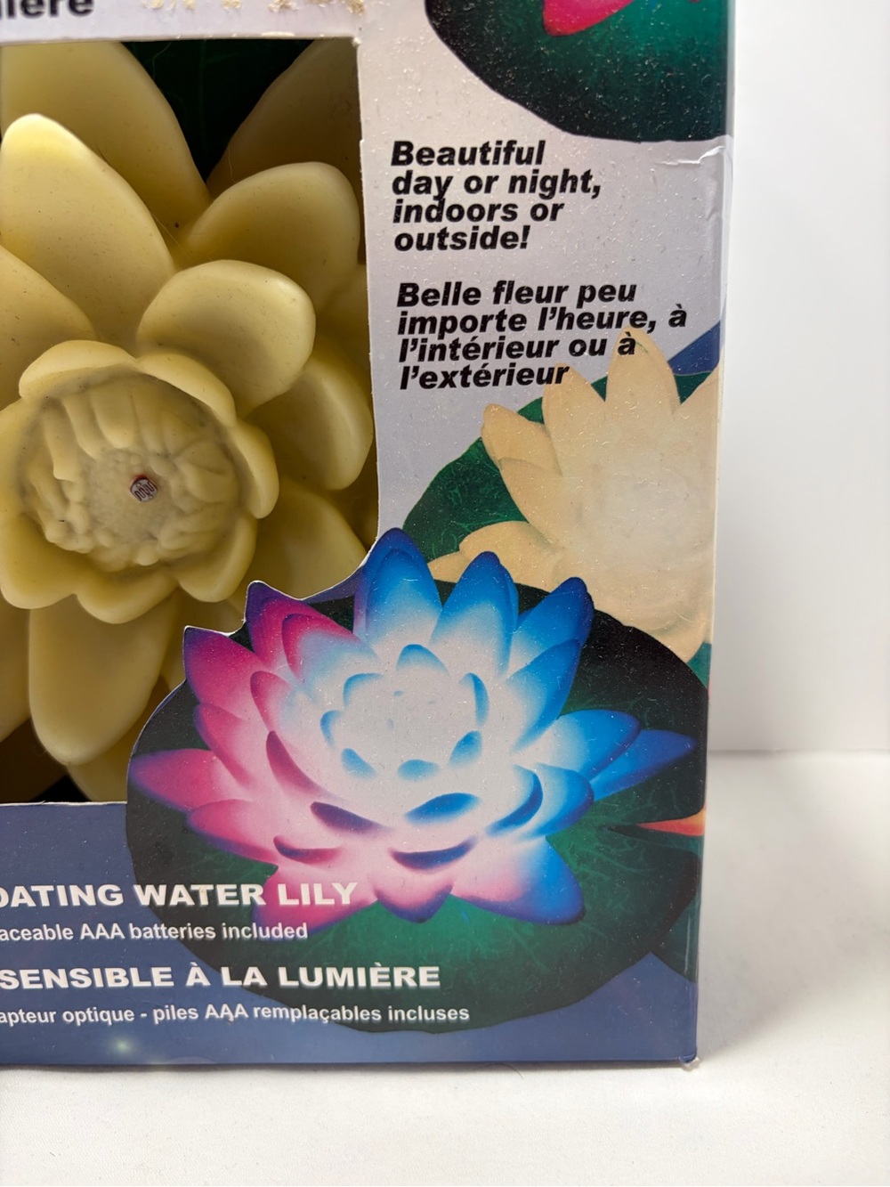Light-Sensitive Floating Water Lily LED - Picture 3 of 4